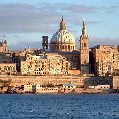 Cosy 1Br Penthouse With Terrace, Great Location Apartment Gzira Bagian luar foto
