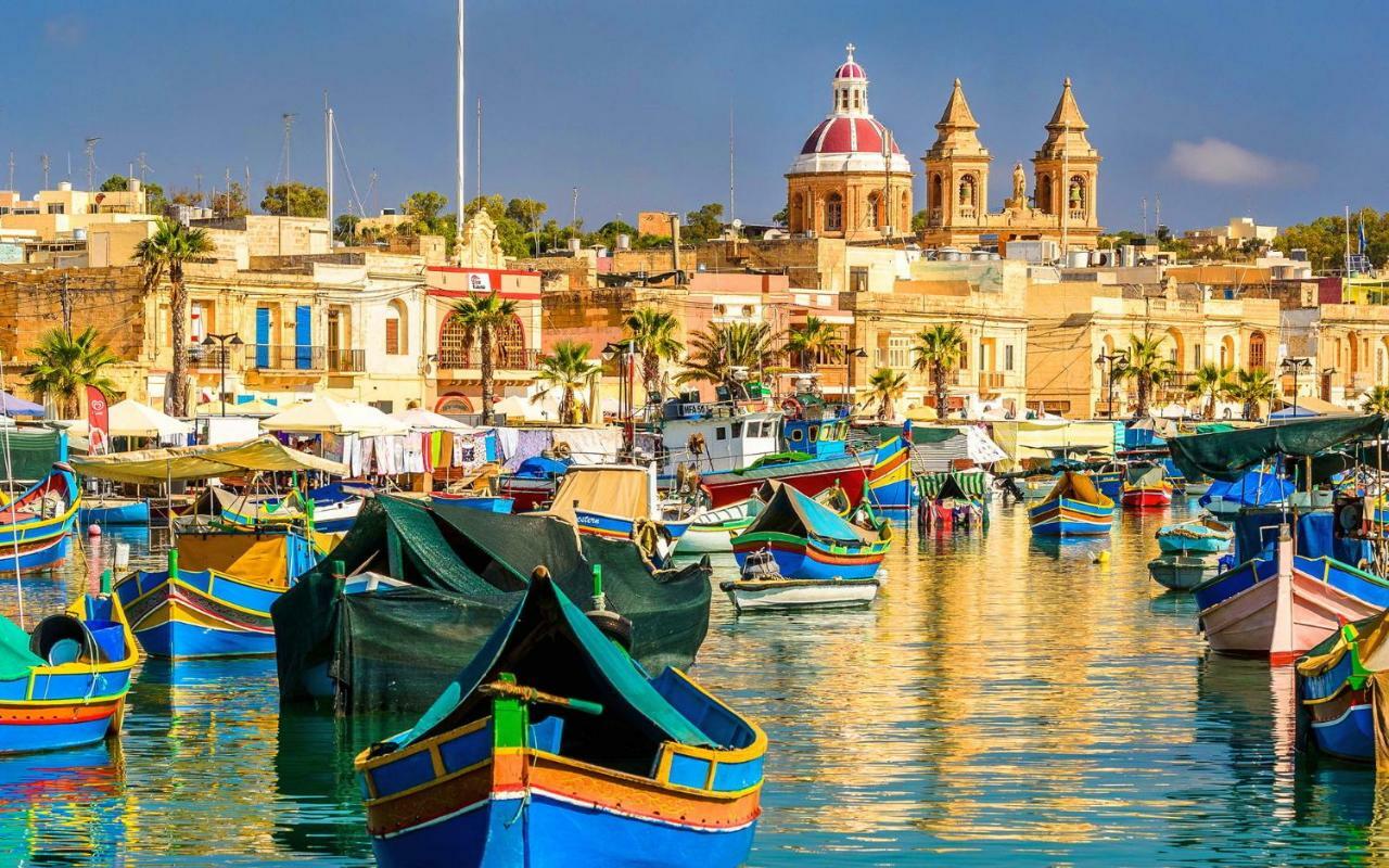 Cosy 1Br Penthouse With Terrace, Great Location Apartment Gzira Bagian luar foto