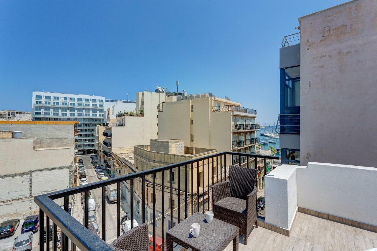 Cosy 1Br Penthouse With Terrace, Great Location Apartment Gzira Bagian luar foto