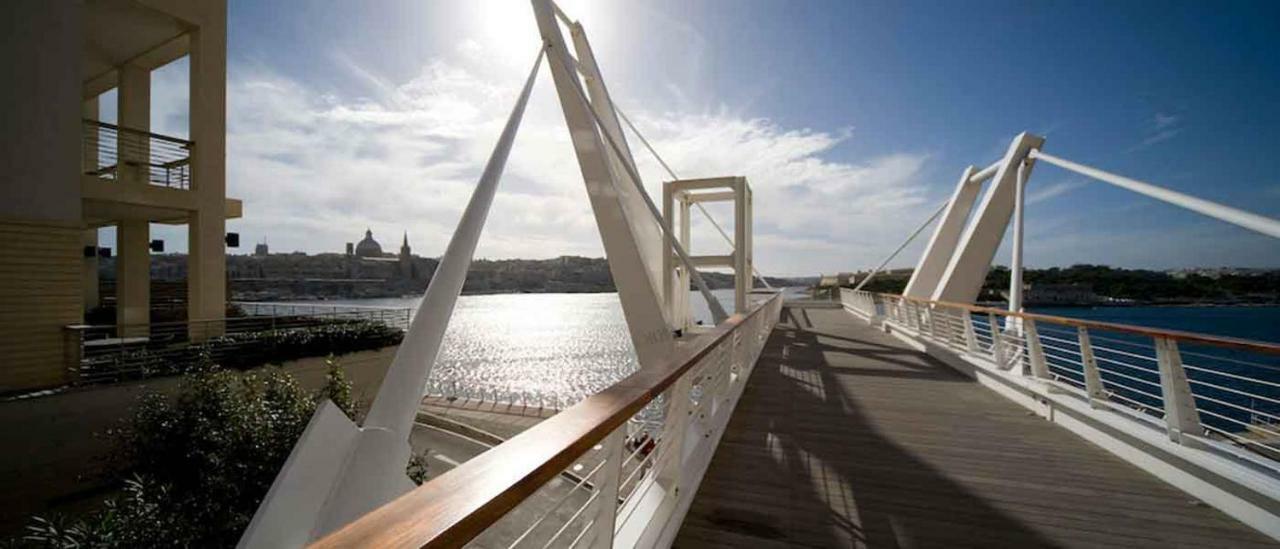 Cosy 1Br Penthouse With Terrace, Great Location Apartment Gzira Bagian luar foto