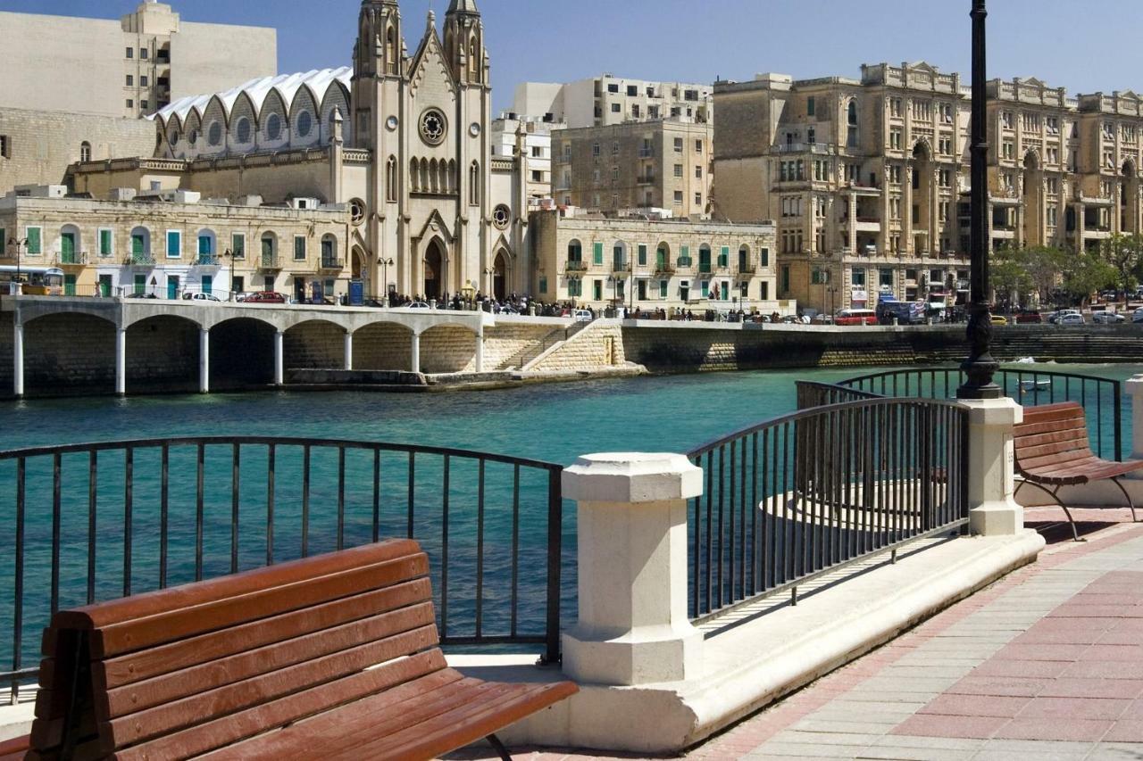 Cosy 1Br Penthouse With Terrace, Great Location Apartment Gzira Bagian luar foto